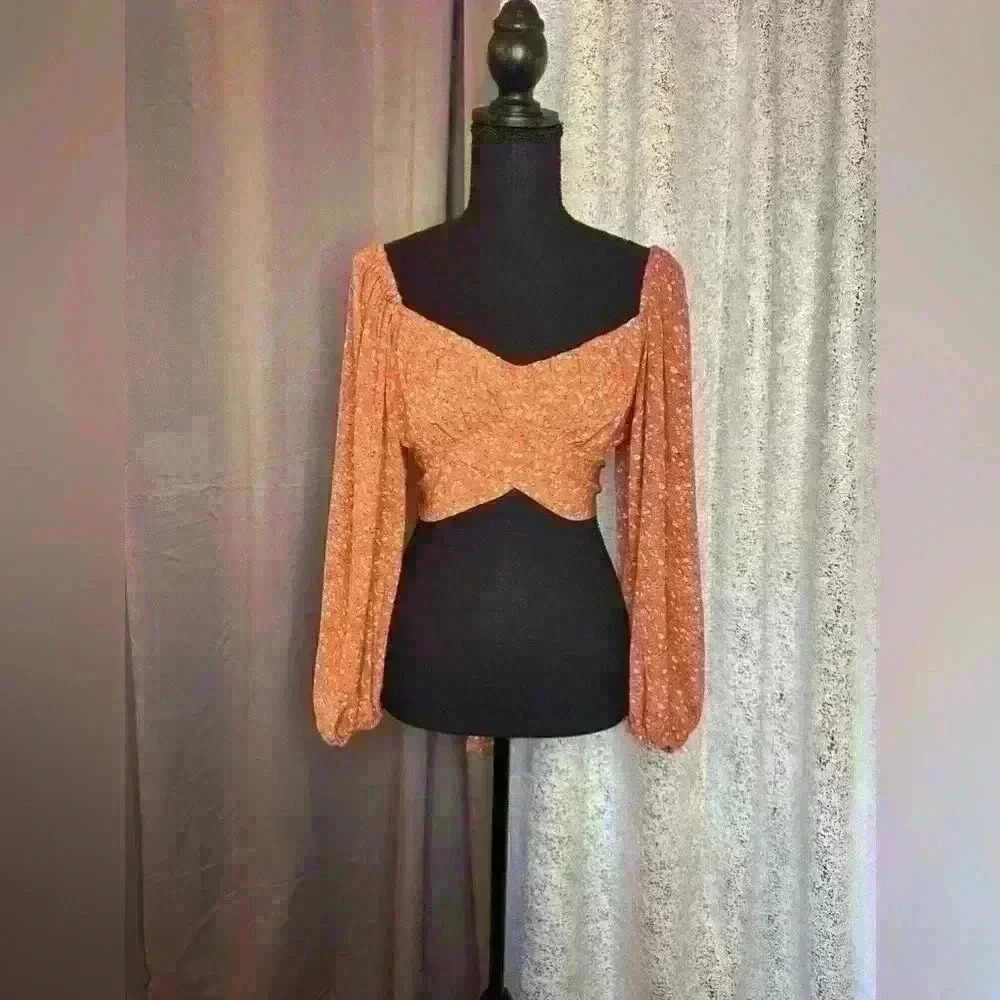 NWOT Never worn Boho floral peasant blouse
